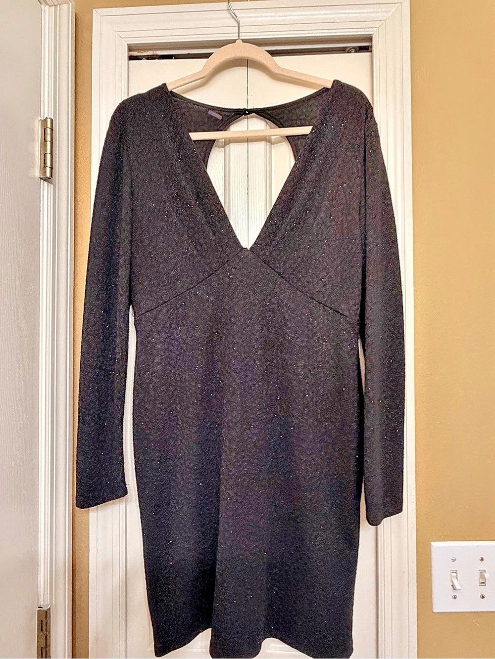Charlotte Russe Glitter Long-Sleeve Keyhole Bodycon Dress size L